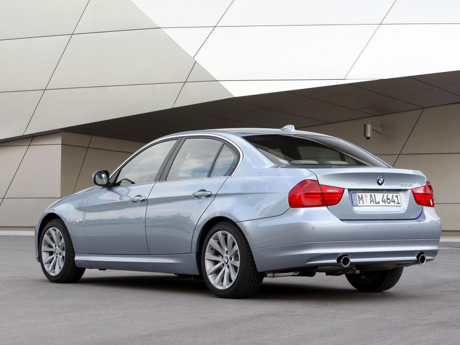  BMW 335i Sedan 2008 года  (фото 4 из 16)